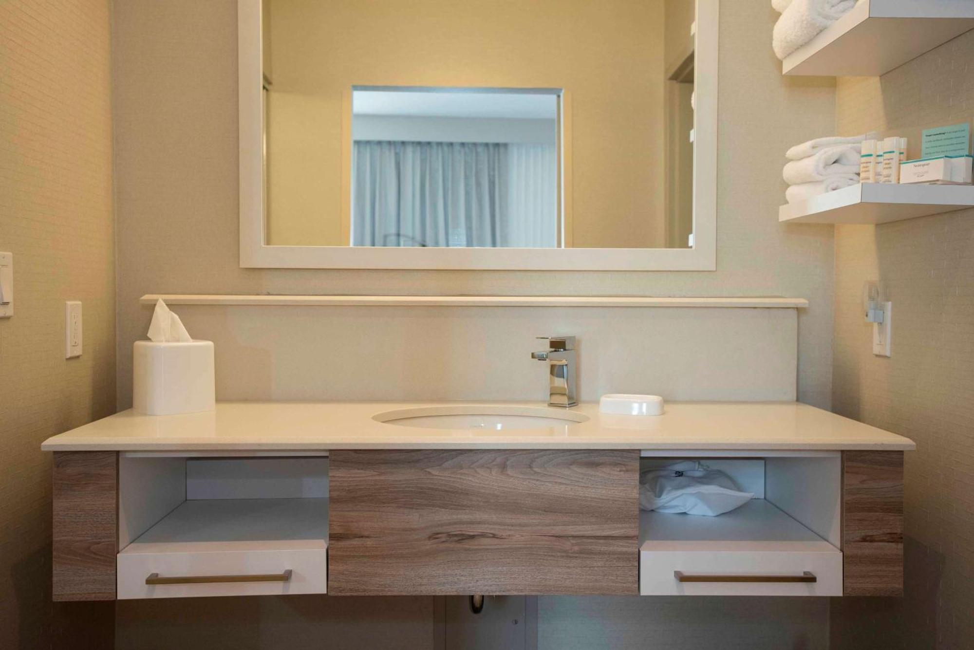 Hampton Inn & Suites By Hilton Thunder Bay Eksteriør billede