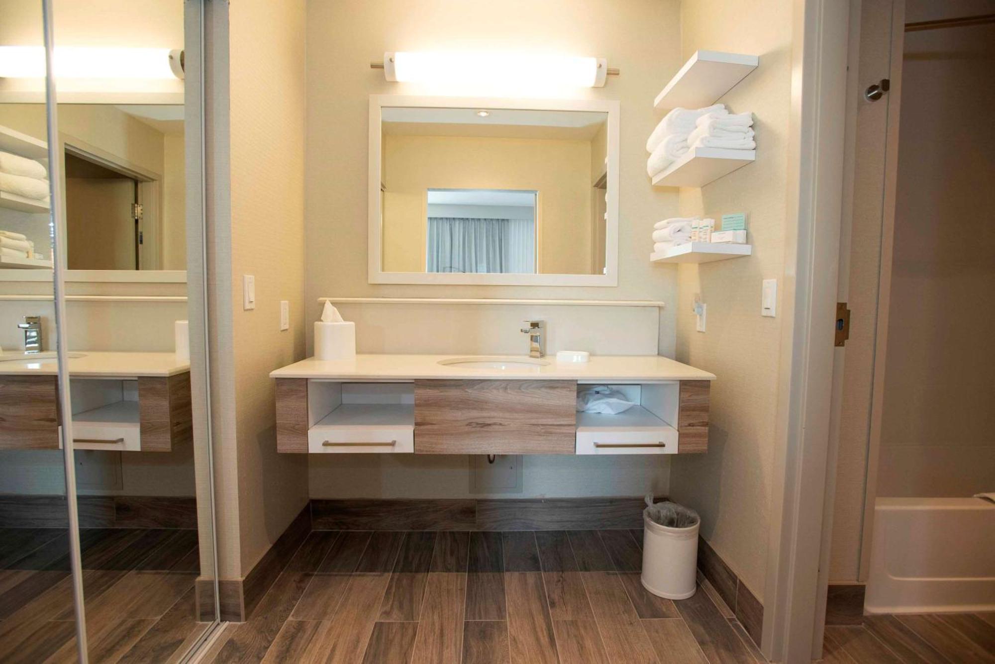 Hampton Inn & Suites By Hilton Thunder Bay Eksteriør billede